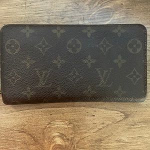 Louis Vuitton Long Zippy Wallet